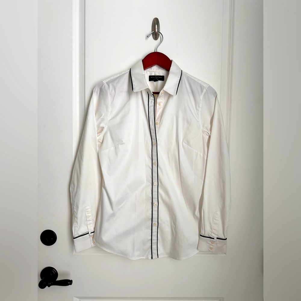 Banana Republic Tailored Fit White Button-Up Shirt with Black Trim - Size 10